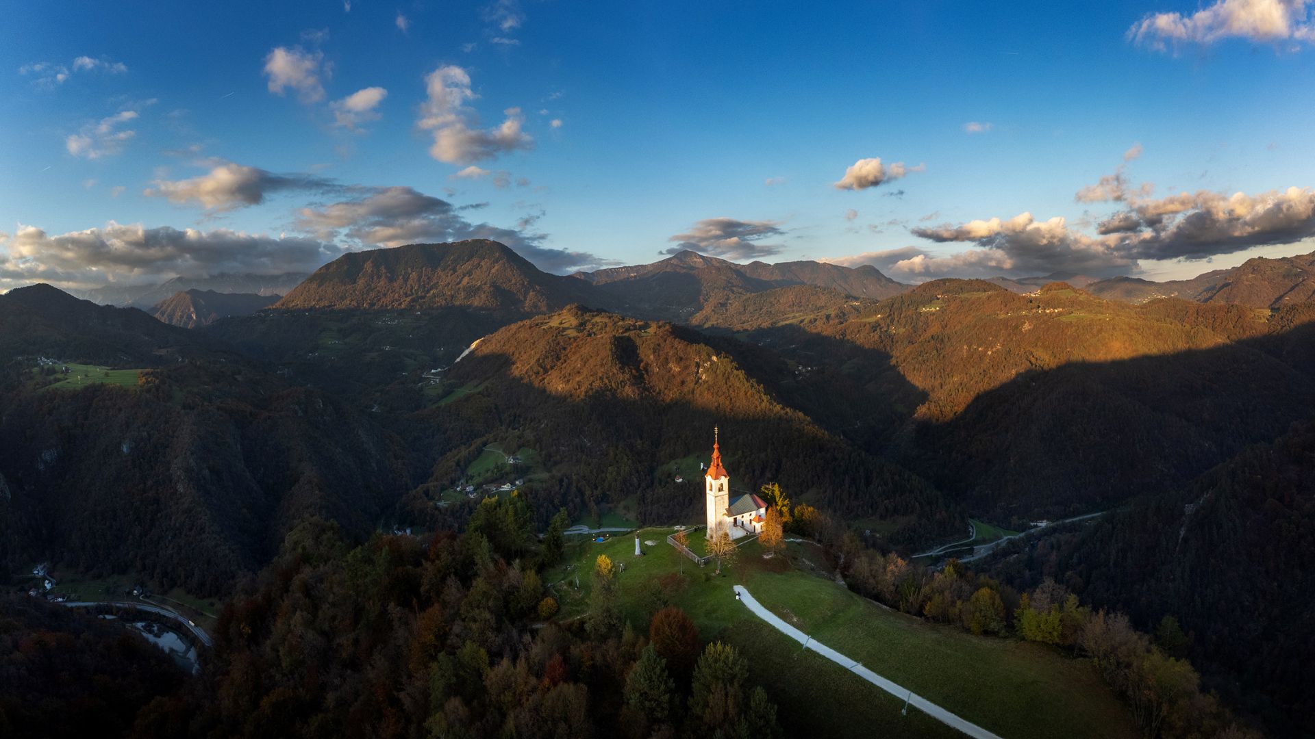 divje-babe-zaklenile-vrata